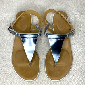Chaps wedge t-strap sandal